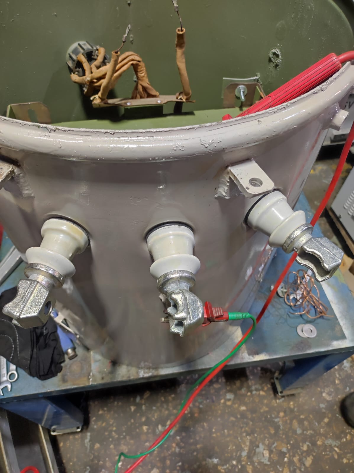 Medición de resistencia en terminales de transformador